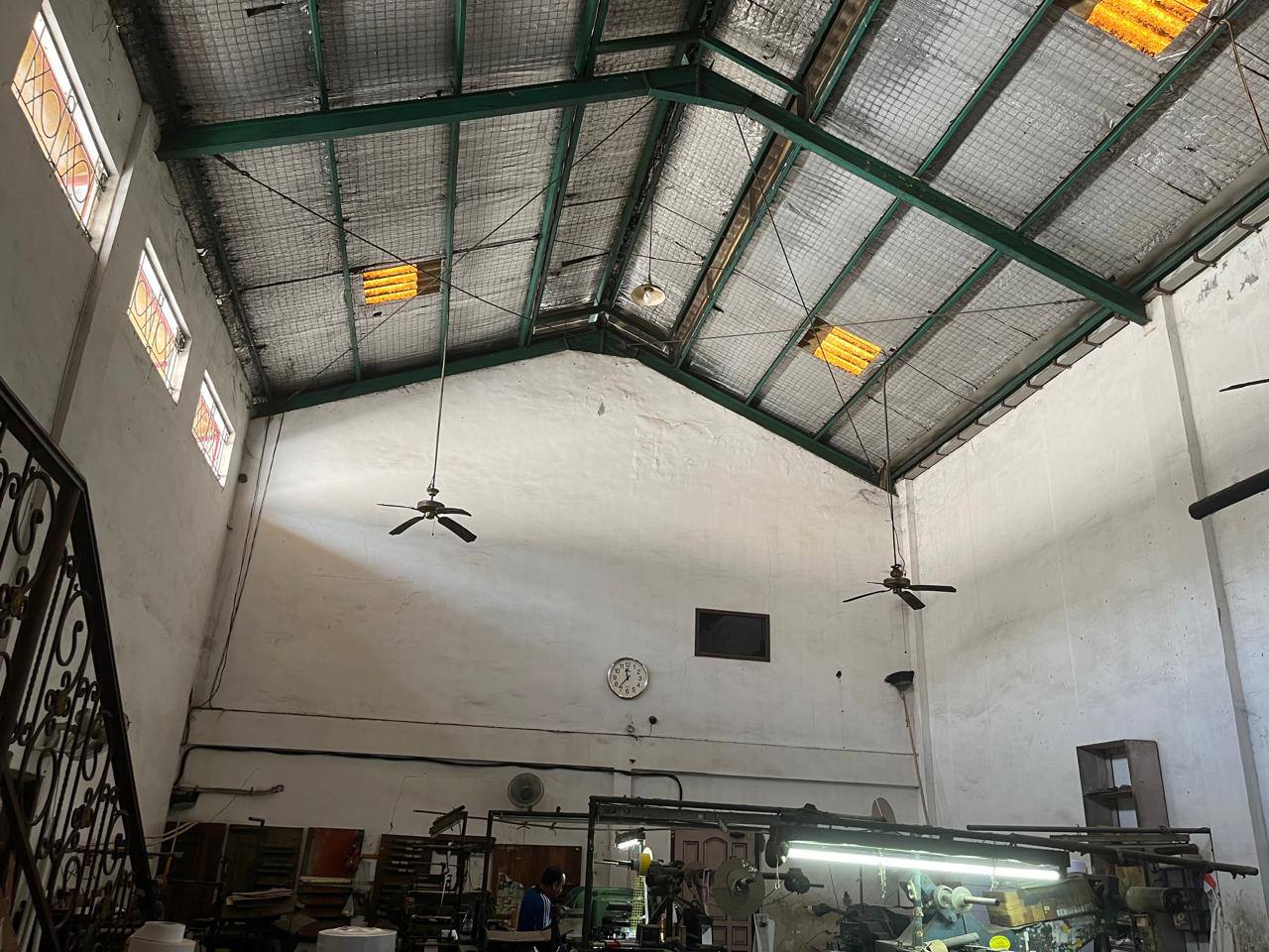 Disewakan Rumah Usaha Strategis di Jalan Ir. Soekarno Surabaya Timur - Thumbnail 2