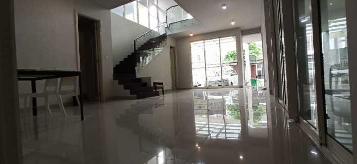 Dijual/disewakan Rumah Mewah 2 Lantai di Wisata Bukit Mas Surabaya Barat - Image 1