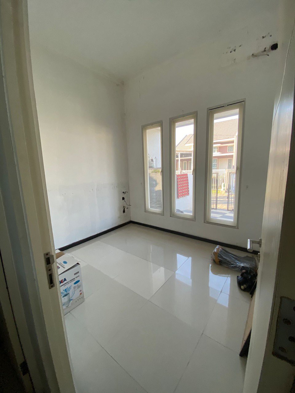 Dijual Rumah Terawat di Bukit Palma Citraland Surabaya Barat - Thumbnail 6