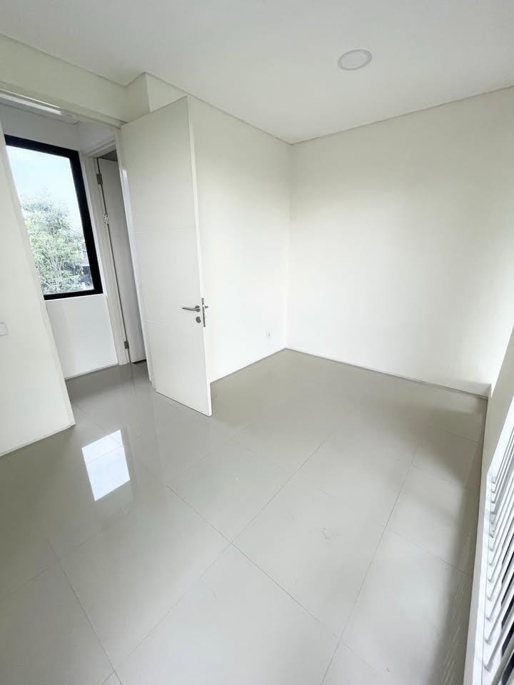 Dijual Rumah 2 Lantai Baru dan Bagus Northwest Hill Citraland Surabaya Barat - Thumbnail 2