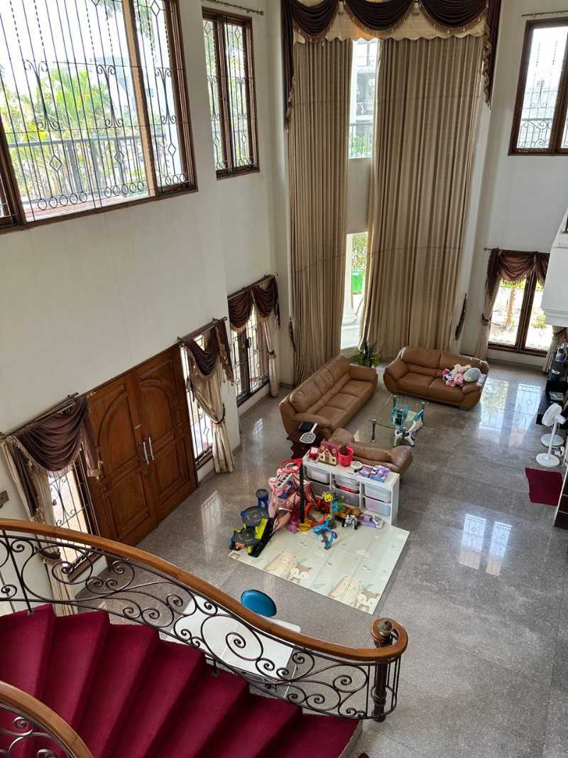 Dijual Rumah Mewah Full Furnished Siap Huni di Araya Surabaya Timur - Thumbnail 5