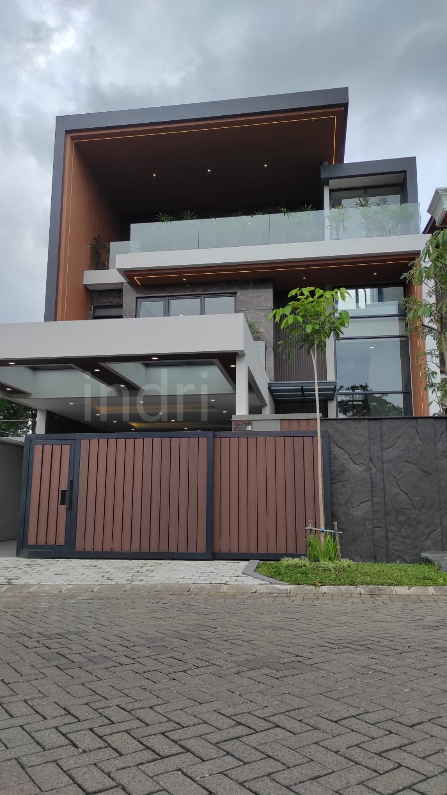 Dijual Rumah Premium Spec di Wilayah Citraland Woodland Surabaya Barat - Thumbnail 3