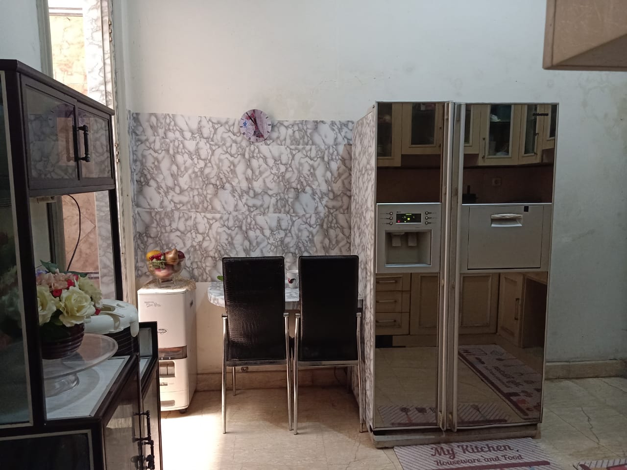 Dijual Rumah Classic Full Furnished Premium di kawasan Gayungsari Timur - Thumbnail 2