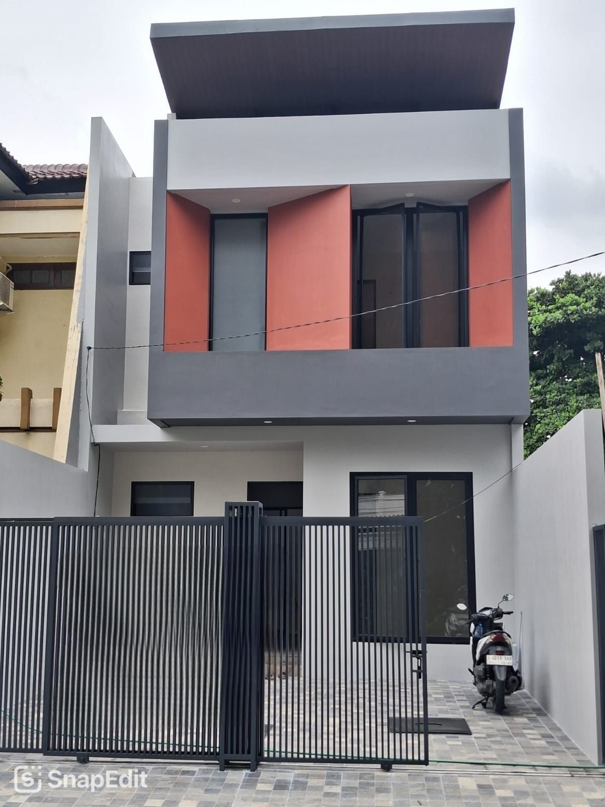 Dijual Rumah Baru Siap Huni di Manyar Jaya Surabaya Timur - Image 1