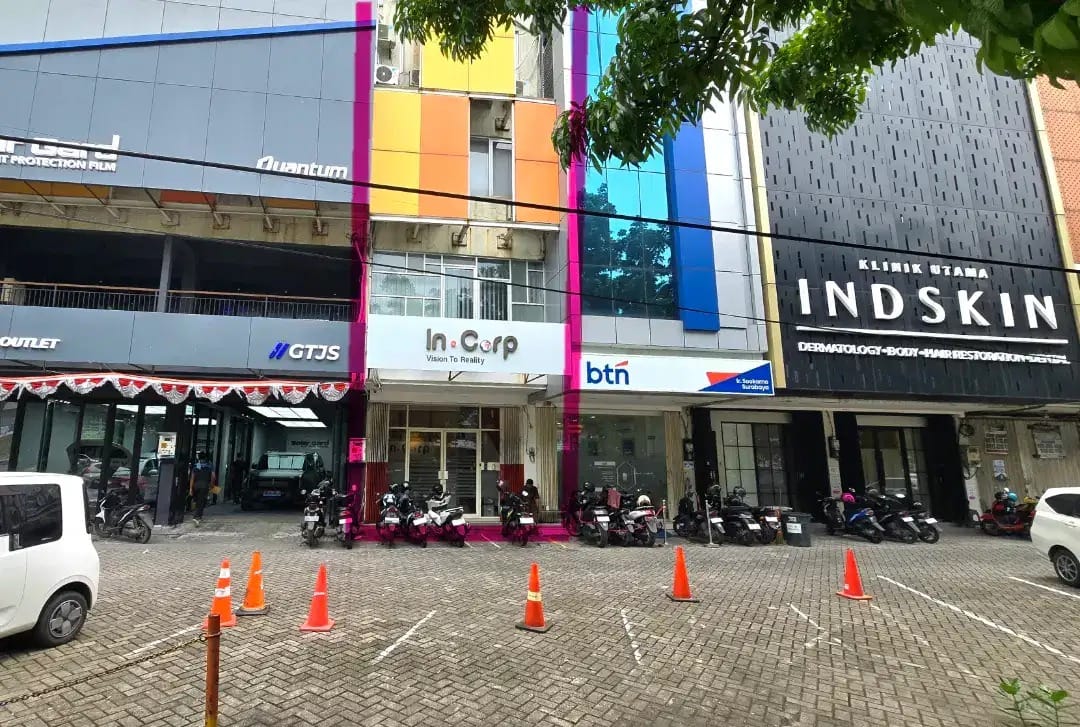 Dijual/Disewakan Ruko Lokasi Premium di Icon 21 Raya Ir Soekarno Surabaya Timur - Image 1