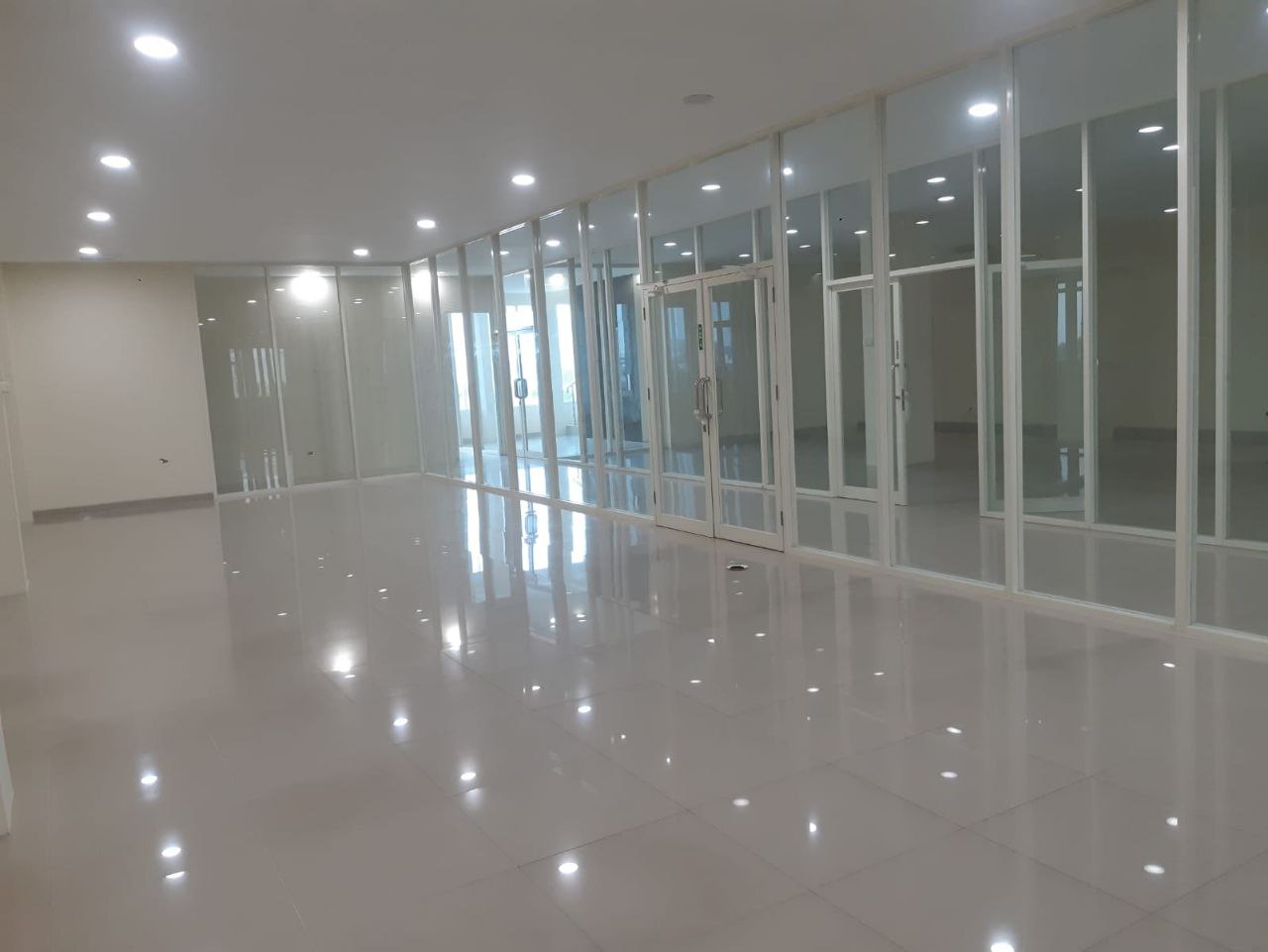 Disewakan Ruang Perkantoran Strategis di Wr Supratman Surabaya Pusat - Thumbnail 2