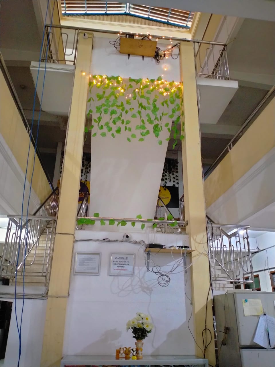 Dijual Rumah Strategis Kos Putri Aktif Lokasi Tenggilis Mejoyo Surabaya Selatan - Thumbnail 5