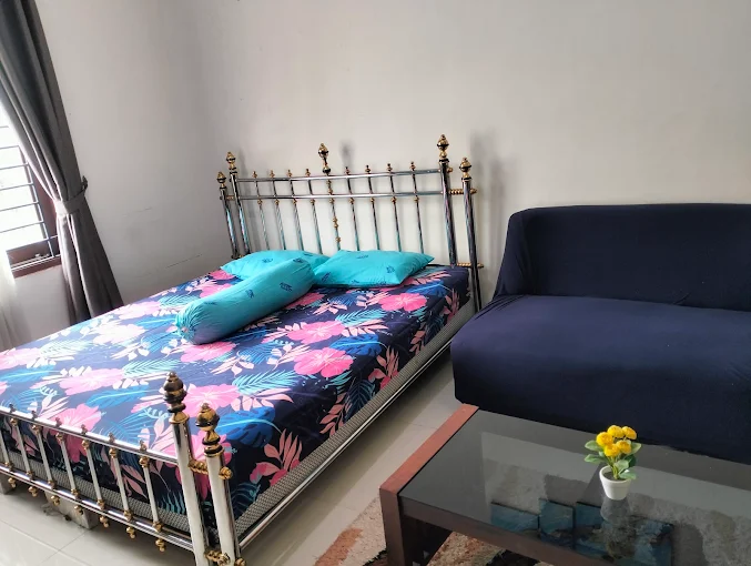 Disewakan Kamar Strategis Kos VIP Harga Tahunan Lokasi Jalan Bromo Surabaya Pusat - Thumbnail 7