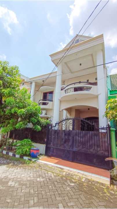 Dijual Rumah 2 Lantai Full Furnish di Taman Pondok Indah Surabaya Barat - Image 1