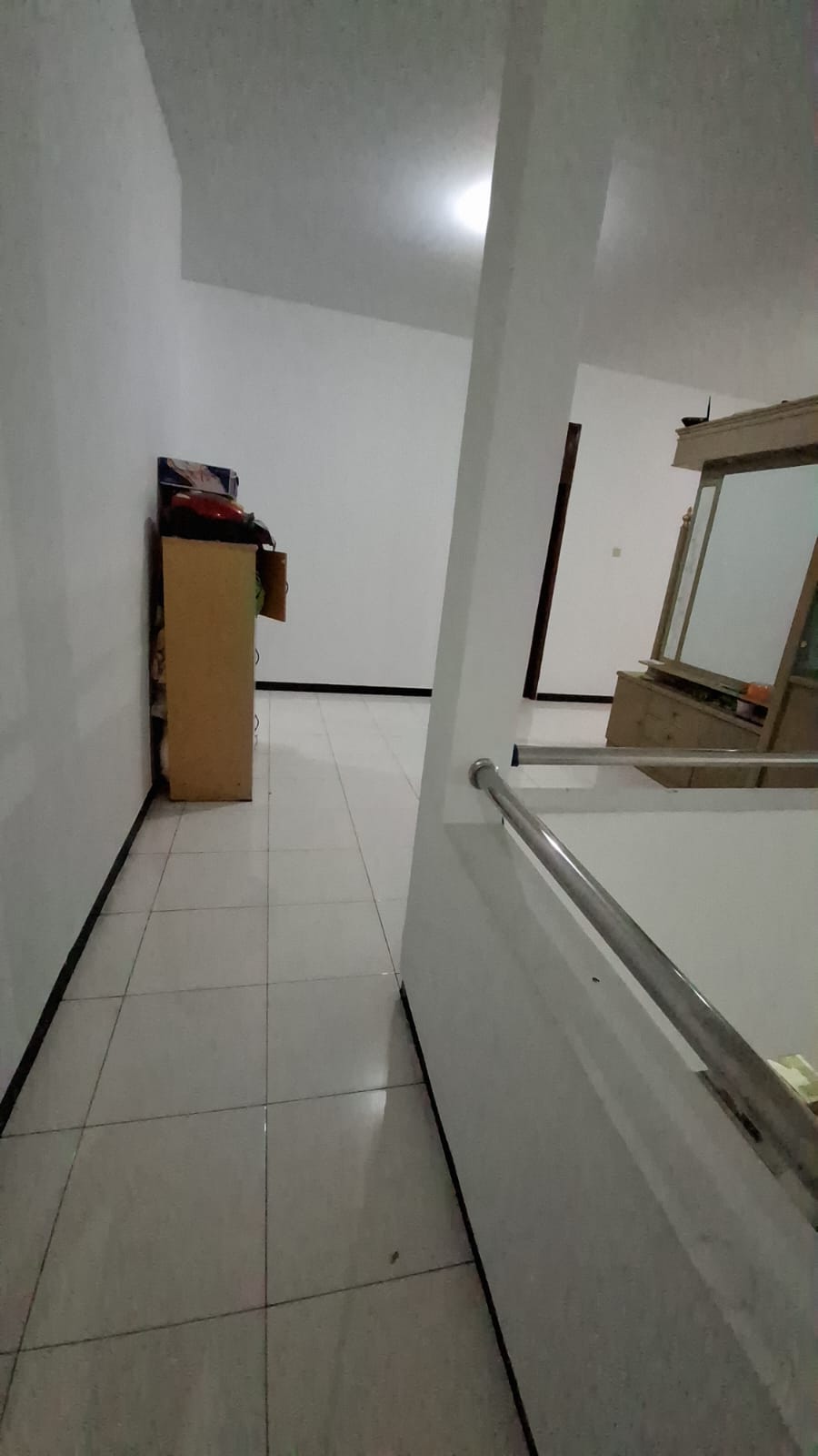 Dijual Rumah Strategis 2 Lantai Siap Huni di Taman Pondok Indah Wiyung Surabaya Barat - Image 1