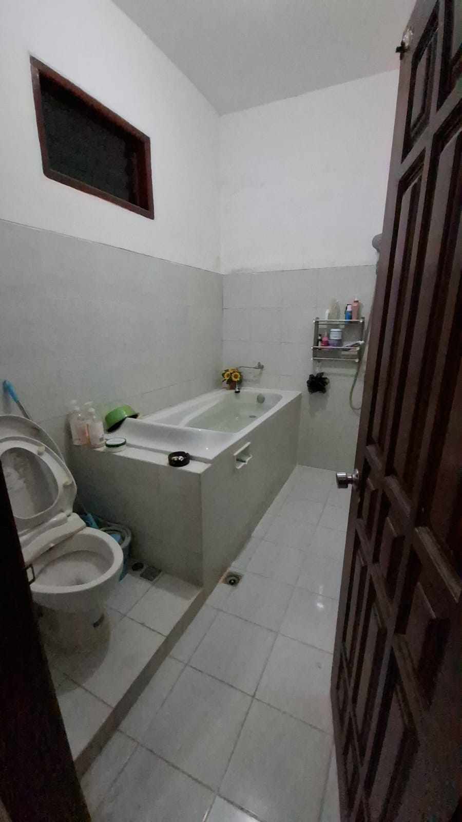 Dijual Rumah Strategis 2 Lantai Siap Huni di Taman Pondok Indah Wiyung Surabaya Barat - Thumbnail 3