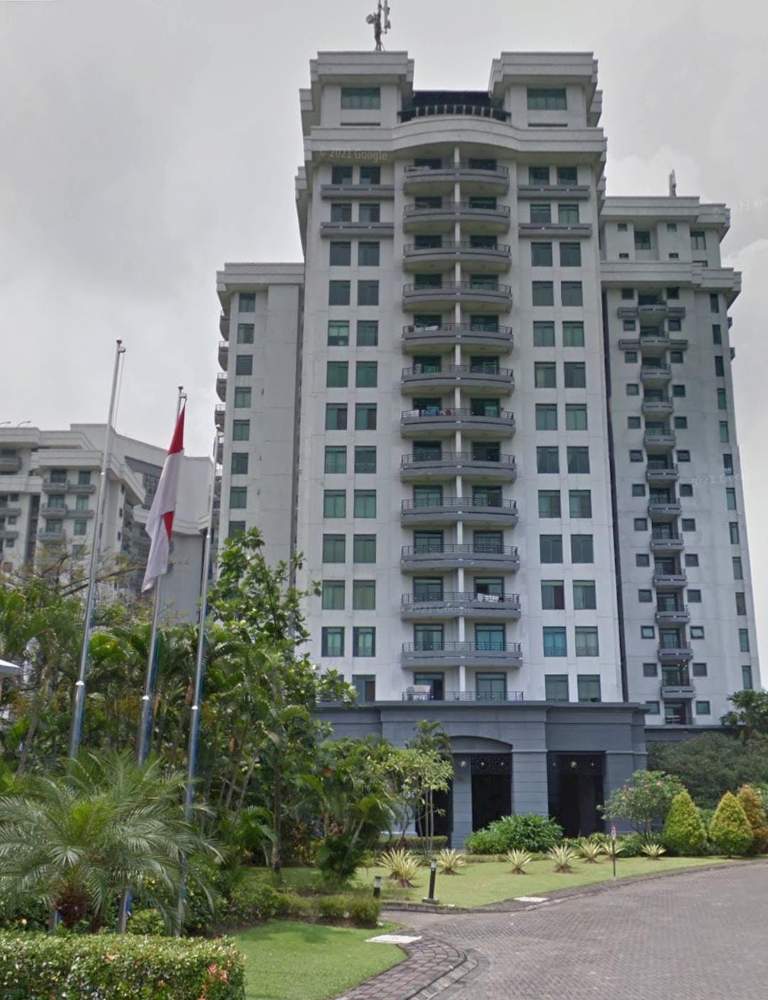 Dijual Penthouse Strategis Condominium Graha Famili Lokasi Premium Surabaya, Murah - Image 1