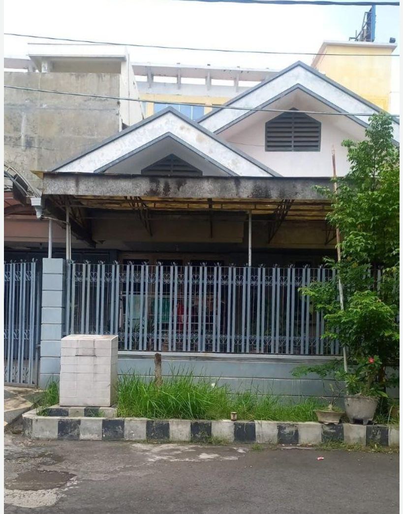 Dijual Rumah Strategis di Dharmahusada Indah Barat Surabaya Timur - Image 1
