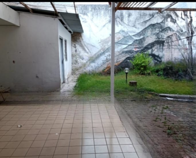 Dijual Rumah Strategis luas – di Babatan Pantai , Surabaya Timur - Image 1