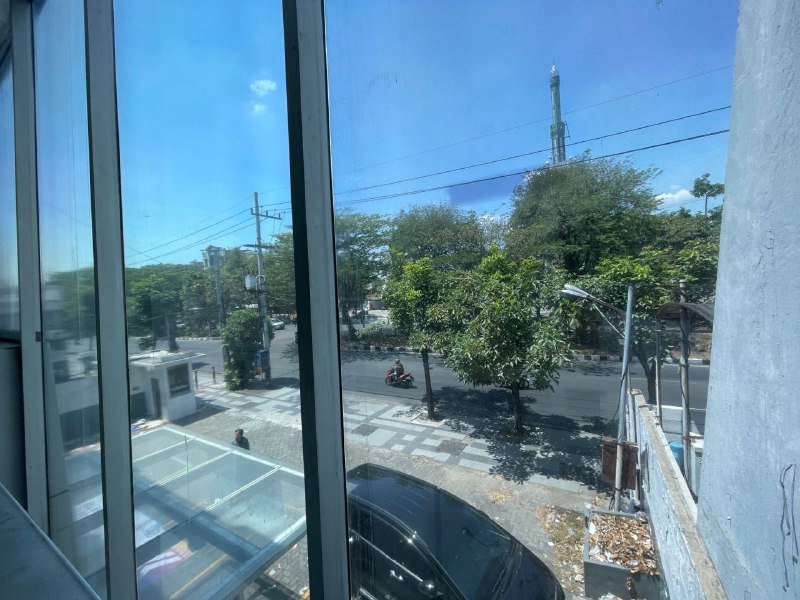 Disewakan Gedung Ex Showroom Strategis di HR Muhammad Surabaya Barat - Thumbnail 4