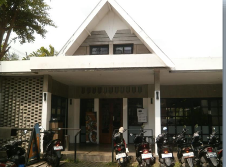 Dijual Rumah Cafe Strategis di Ciamanuk Surabaya Pusat - Thumbnail 5