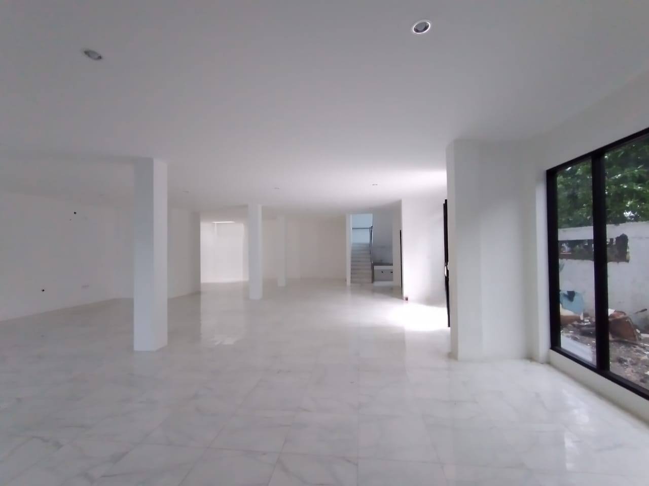 Disewakan Ruko Lokasi Strategis di Jalan Kenjeran Surabaya Utara - Thumbnail 2