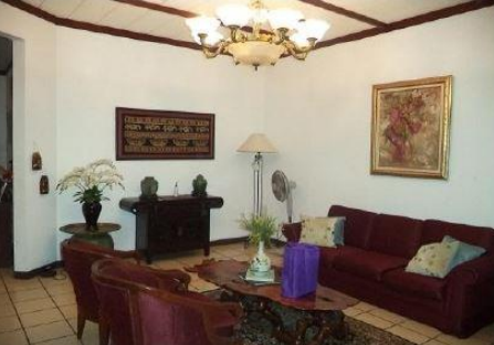 Dijual Rumah Siap Huni di Raya Mandala Menteng Jakarta Selatan - Thumbnail 4