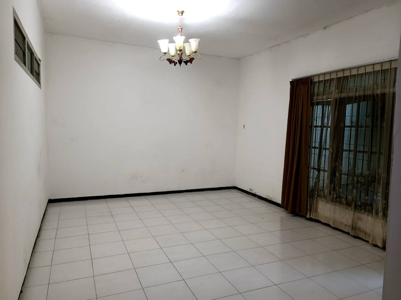 Dijual Rumah Siap Pakai di Jalan Babatan Pantai Utara Surabaya Timur - Thumbnail 3