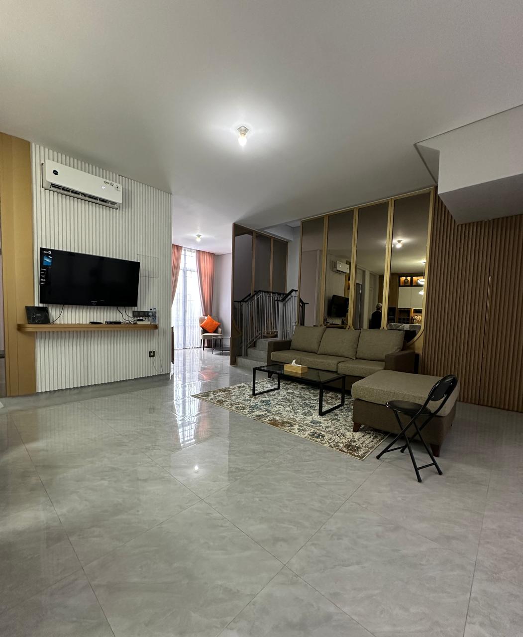 Disewakan Rumah Baru Siap Pakai di Grand Pakuwon Tandes Surabaya Barat - Thumbnail 4