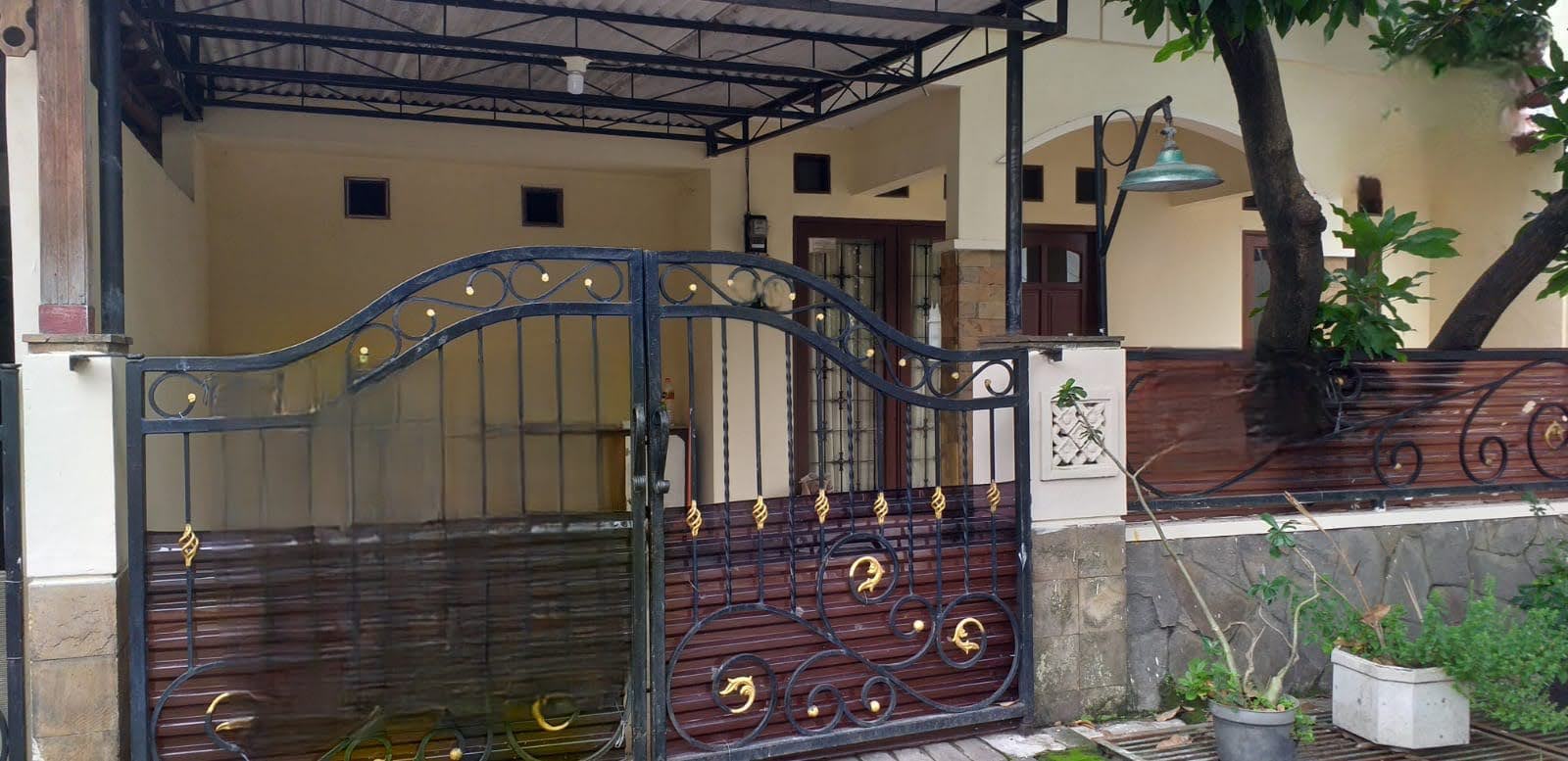 Dijual Rumah Strategis di Babatan Pratama – Surabaya Barat - Image 1