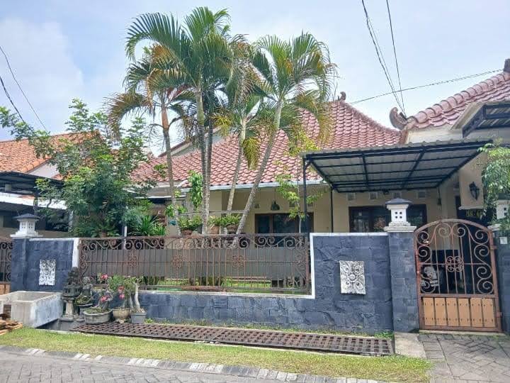 Dijual Rumah 2 Kavling Siap Huni di Babatan Pratama Wiyung – Surabaya Barat - Image 1