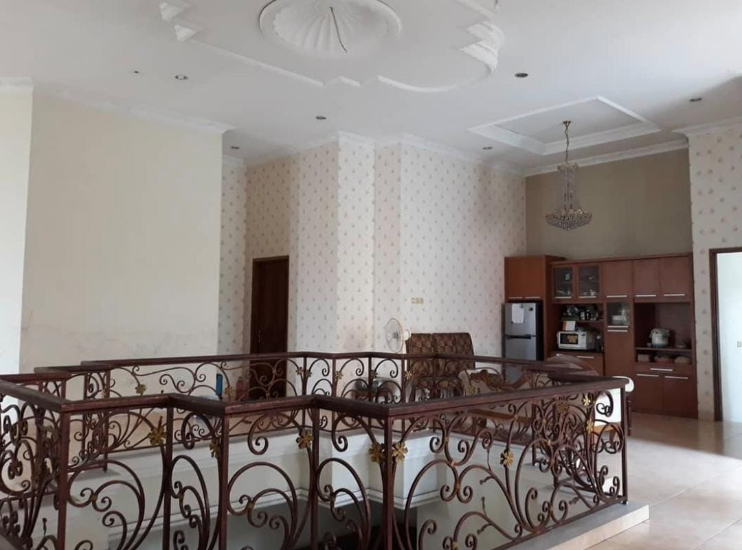 Dijual Rumah Mewah 2 Lantai di Kutisari Utara Surabaya Selatan - Thumbnail 2