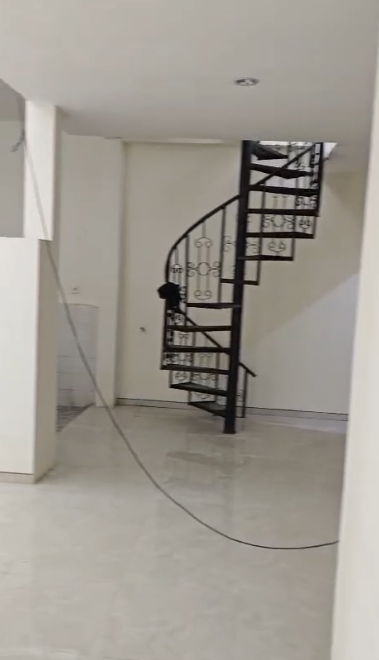 Disewakan Rumah 2 Lantai Luas Siap Huni di Ngagel Jaya Tengah Surabaya Timur - Thumbnail 3