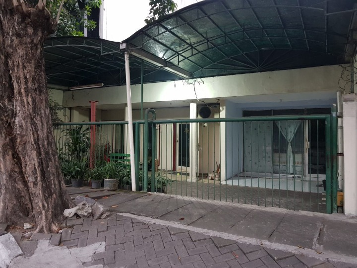 Dijual Rumah Modern Raya Dukuh Kupang Surabaya Barat - Thumbnail 2