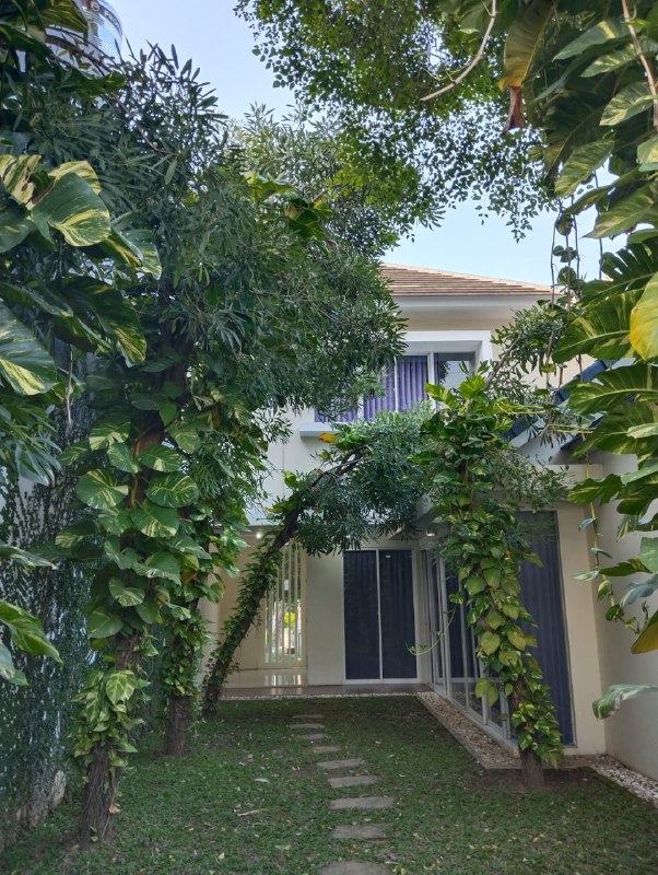 Dijual Rumah Mewah di Royal Residence Harewood Surabaya Barat - Thumbnail 8