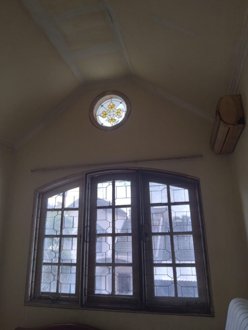 Dijual Rumah Siap Huni Strategis di Vila Valensia Pakuwon Indah Surabaya Barat - Thumbnail 4