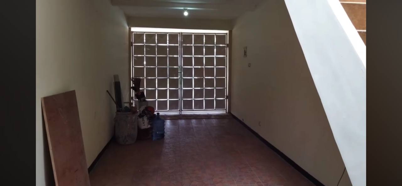 Disewakan Rumah di Jemur Andayani Siap Huni Surabaya Selatan - Thumbnail 8