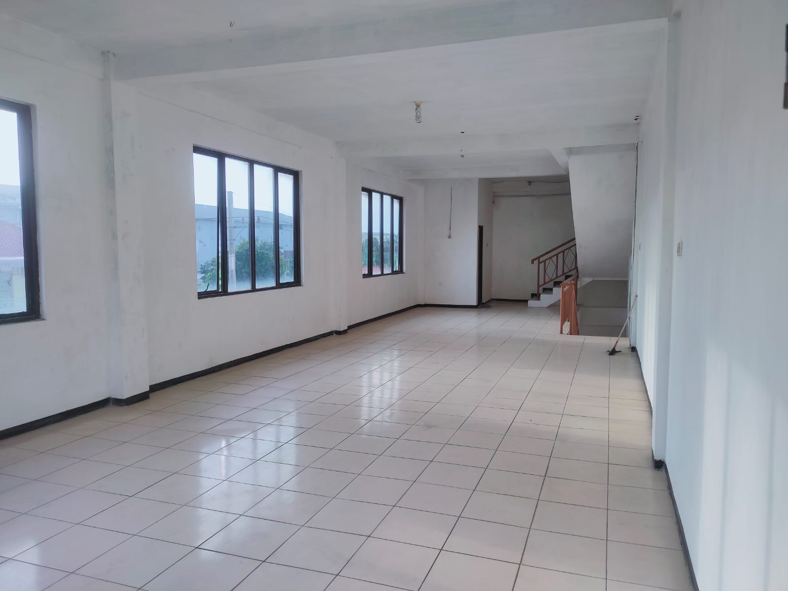 Disewakan Ruko 4 Lantai Strategis di Ruko Fira Kenjeran Surabaya Utara - Thumbnail 5