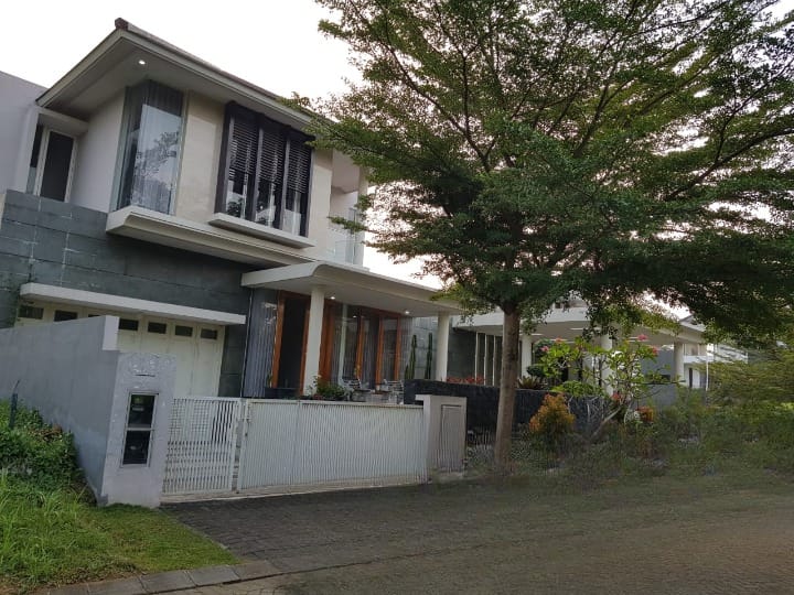 Dijual / Sewa Rumah Mewah Ixora Valley Araya Malang, Ada Kolam Renang - Thumbnail 2