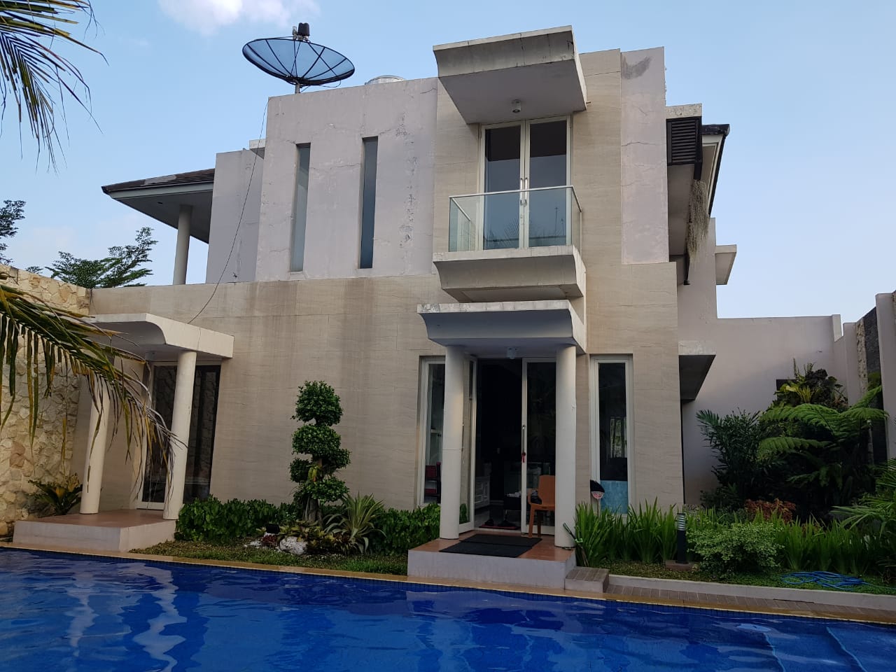 Dijual / Sewa Rumah Mewah Ixora Valley Araya Malang, Ada Kolam Renang - Thumbnail 4