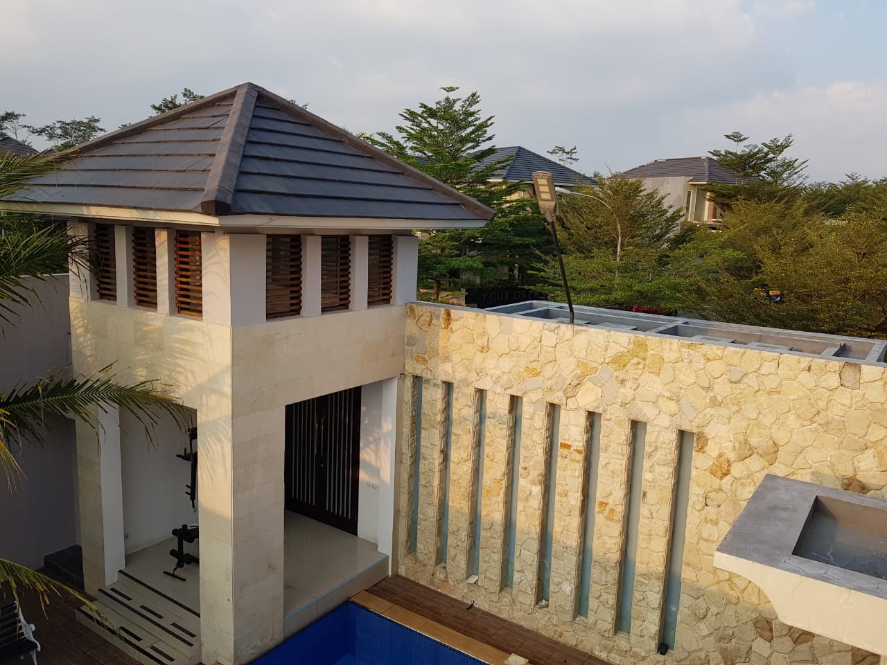 Dijual / Sewa Rumah Mewah Ixora Valley Araya Malang, Ada Kolam Renang - Thumbnail 7