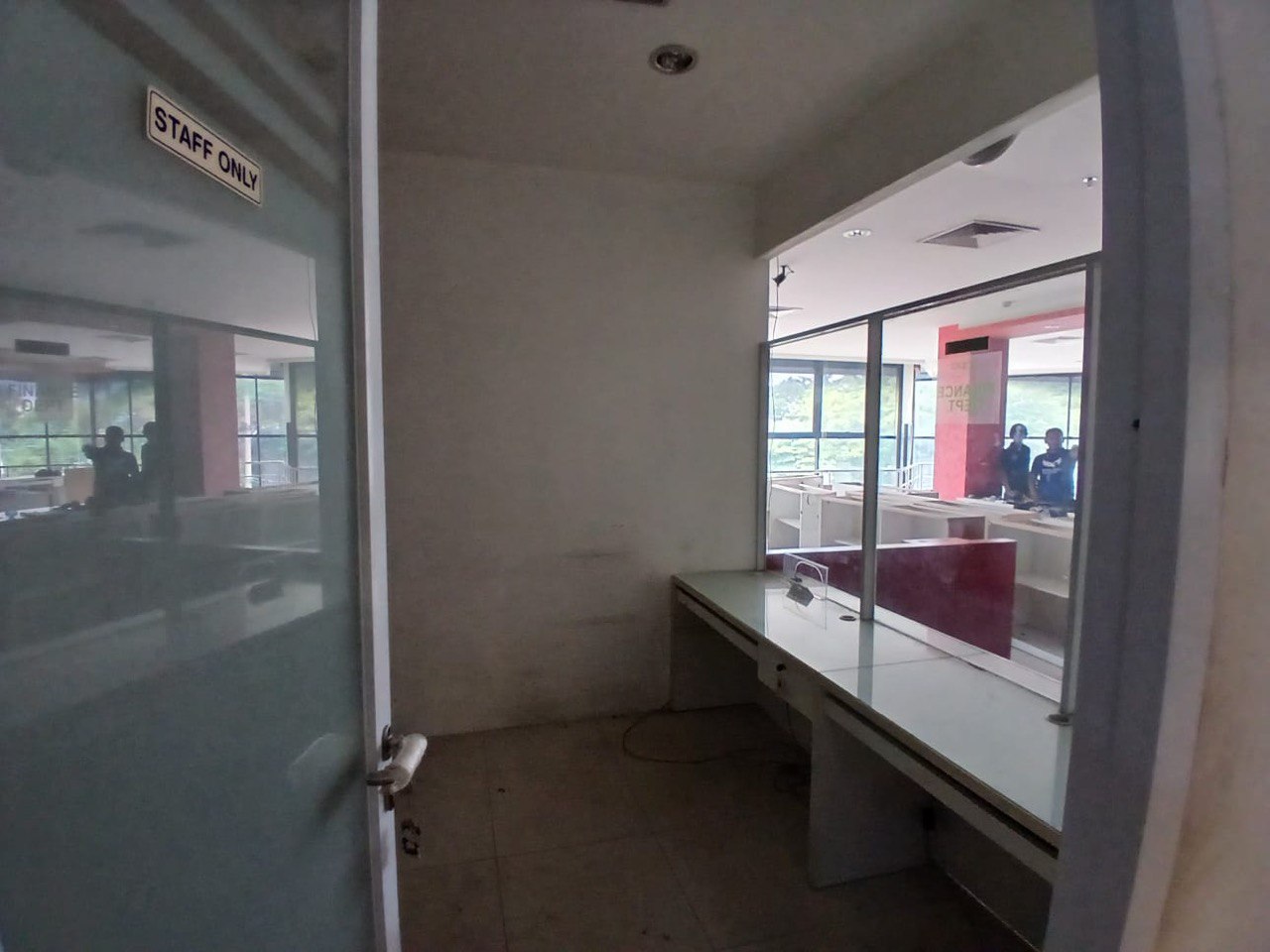 Disewakan Gedung Strategsi Komersial 3 Lantai di Jalan Raya Sulawesi Surabaya Timur - Thumbnail 3