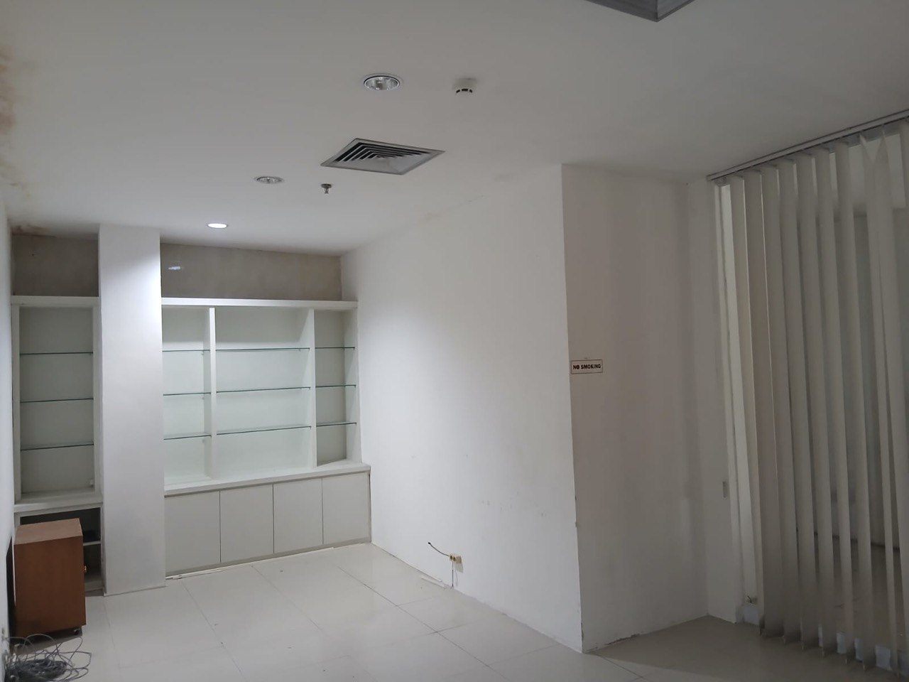 Disewakan Gedung Strategsi Komersial 3 Lantai di Jalan Raya Sulawesi Surabaya Timur - Thumbnail 5