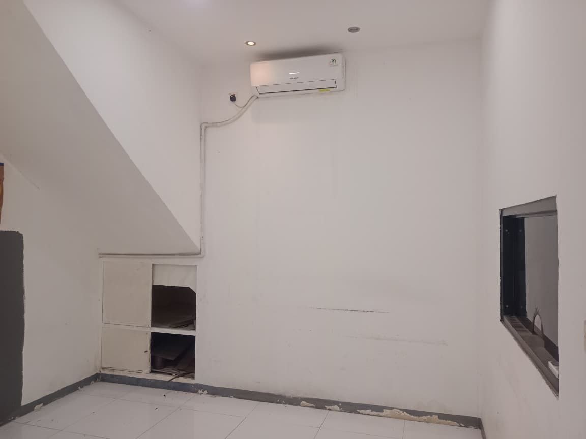 Disewakan Ruko Strategis di Raden Saleh Surabaya Pusat - Thumbnail 2