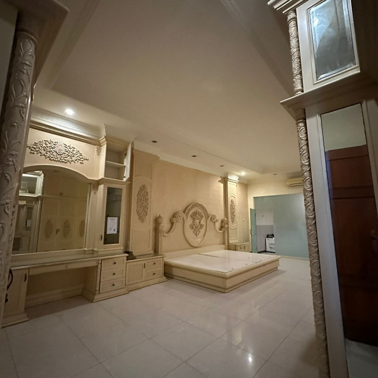 Dijual Rumah Mewah Luas di Margorejo Indah Utara Surabaya Selatan - Thumbnail 8