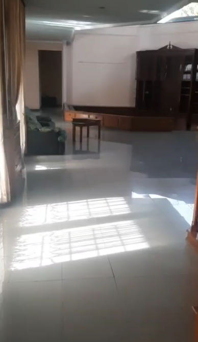 Dijual Rumah Mewah 2 Lantai Siap Huni di Margorejo Indah Surabaya Selatan - Thumbnail 3