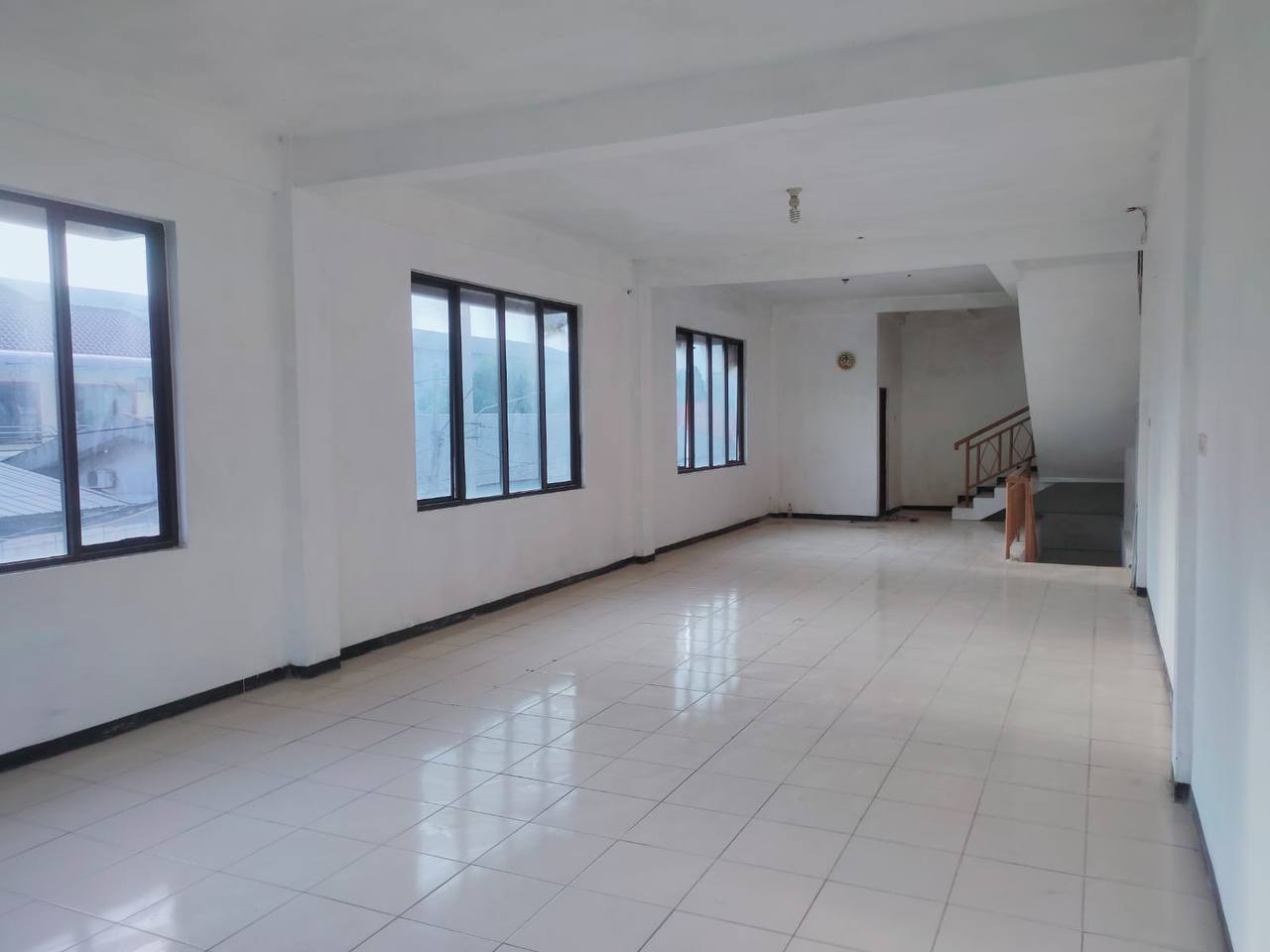 Disewakan Ruko 3,5 Lantai Fira 51 Raya Kenjeran Surabaya Utara - Thumbnail 3