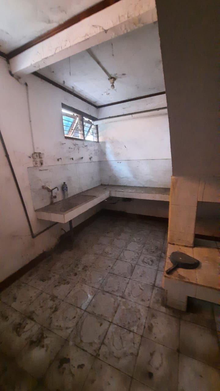 Dijual Rumah Siap Huni di Jalan Pucang Sewu Surabaya Timur - Thumbnail 8