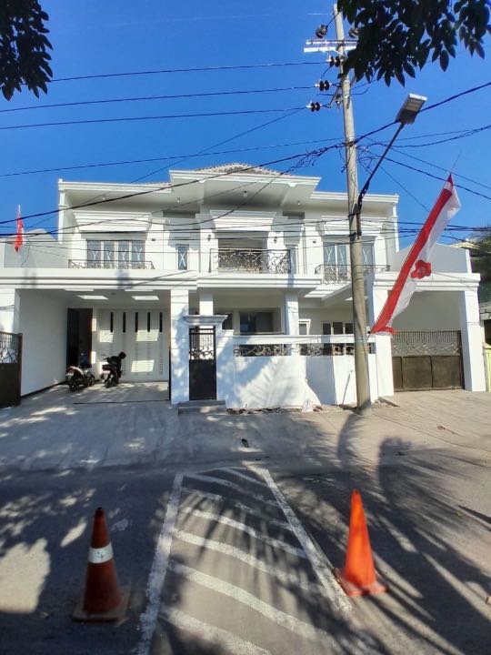 Dijual Rumah Mewah Baru Gress di Jalan Jemur Andayani Surabaya Selatan - Image 1