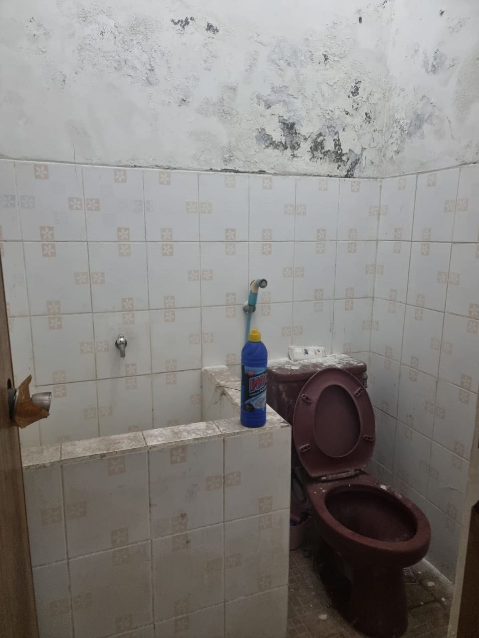 Disewakan Rumah Hook di Jalan Pucang Sewu Surabaya Timur - Thumbnail 2