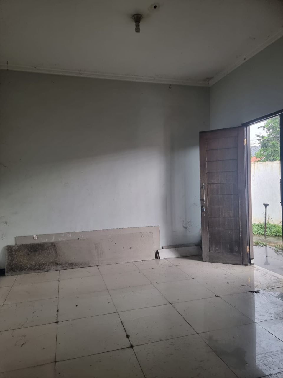 Disewakan Rumah Hook di Jalan Pucang Sewu Surabaya Timur - Thumbnail 5