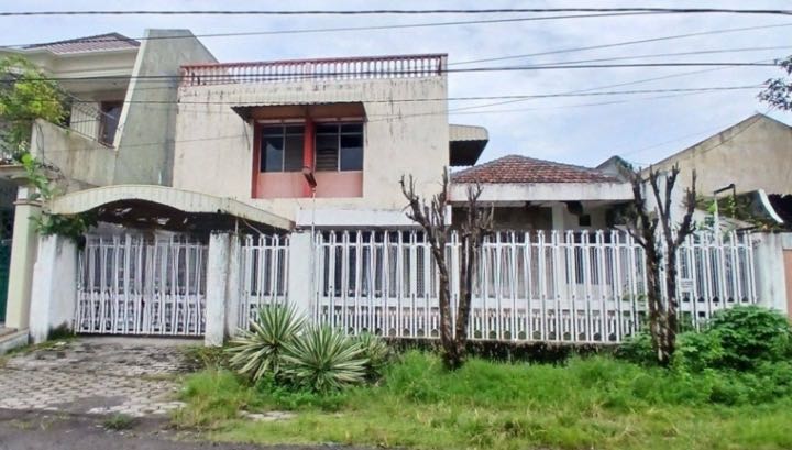 Dijual Rumah Luas dan Strategis di Jalan Pucang Kerep Surabaya Timur - Image 1