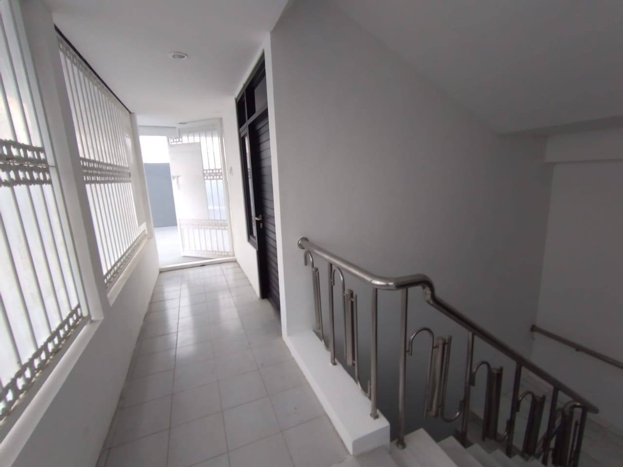 Disewakan Gedung Kenjeran Lokasi Strategis Surabaya Utara - Thumbnail 7