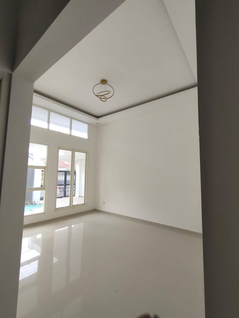 Dijual / Sewa Rumah 2,5 Lantai Ngagel Jaya Tengah Lokasi Strategis Surabaya - Thumbnail 6