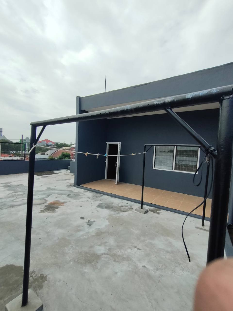 Dijual / Sewa Rumah 2,5 Lantai Ngagel Jaya Tengah Lokasi Strategis Surabaya - Thumbnail 8